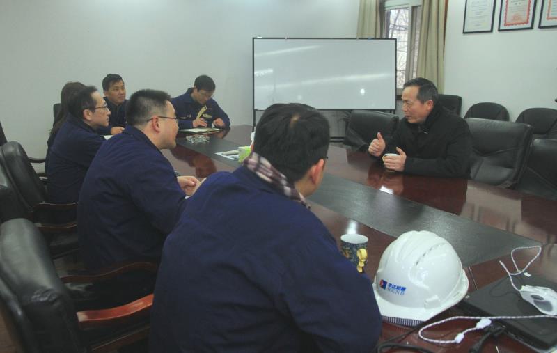 2月13日，農(nóng)歷大年初九，集團(tuán)公司黨委書記、總經(jīng)理虞岳明一行來到申達(dá)，親切慰問申達(dá)公司全體干部職工，向大家拜年，并致以新春美好的祝福！.jpg