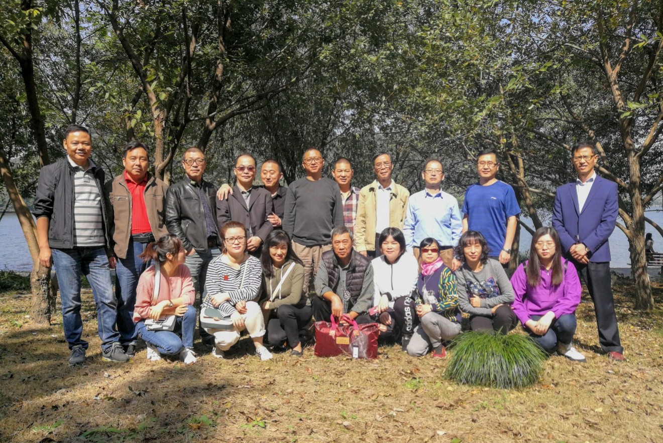 華隆公司2018年工會(huì)活動(dòng)暨退休職工歡送會(huì)