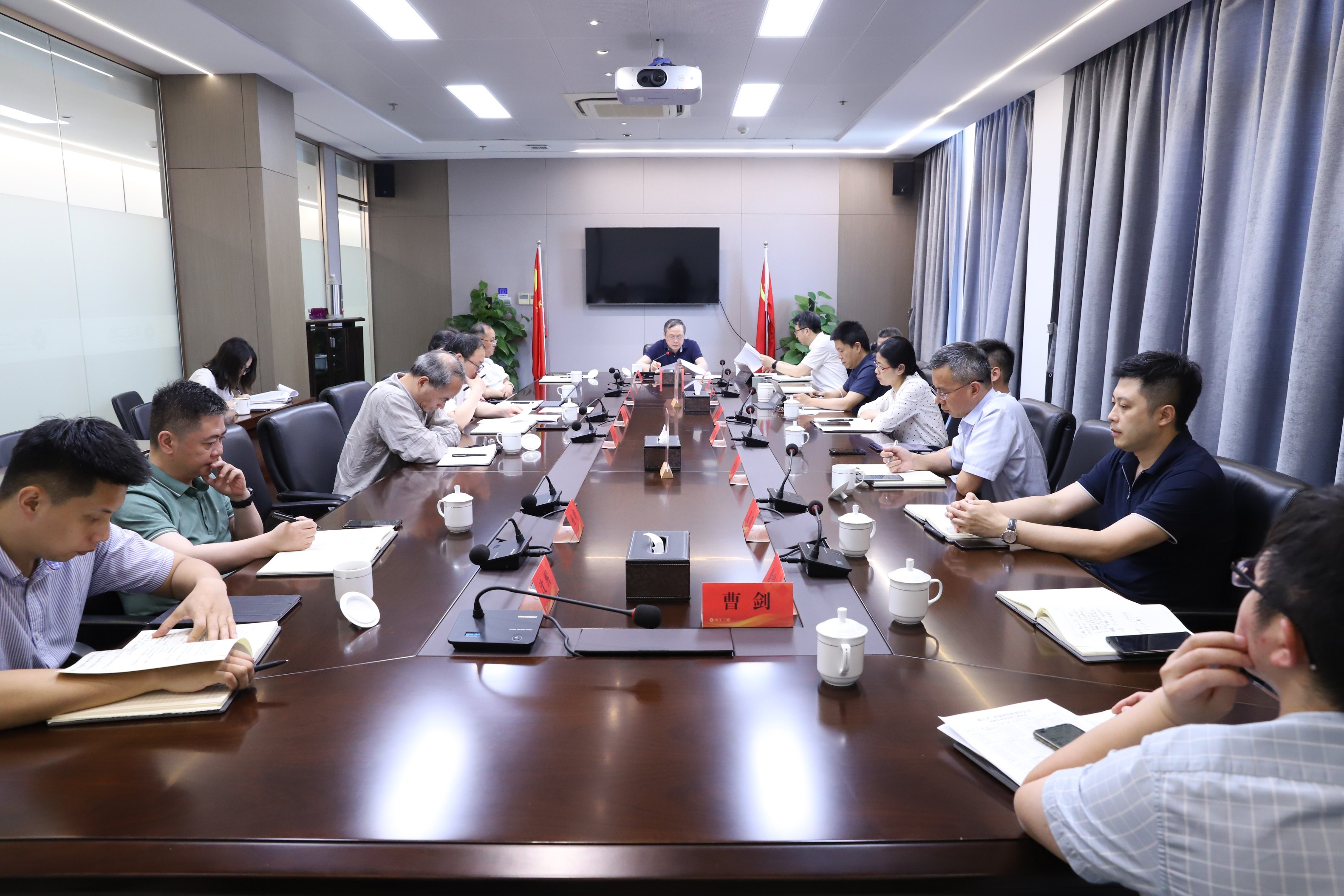 省二輕集團黨委深入學習貫徹省委書記袁家軍調研省屬企業(yè)重要指示精神