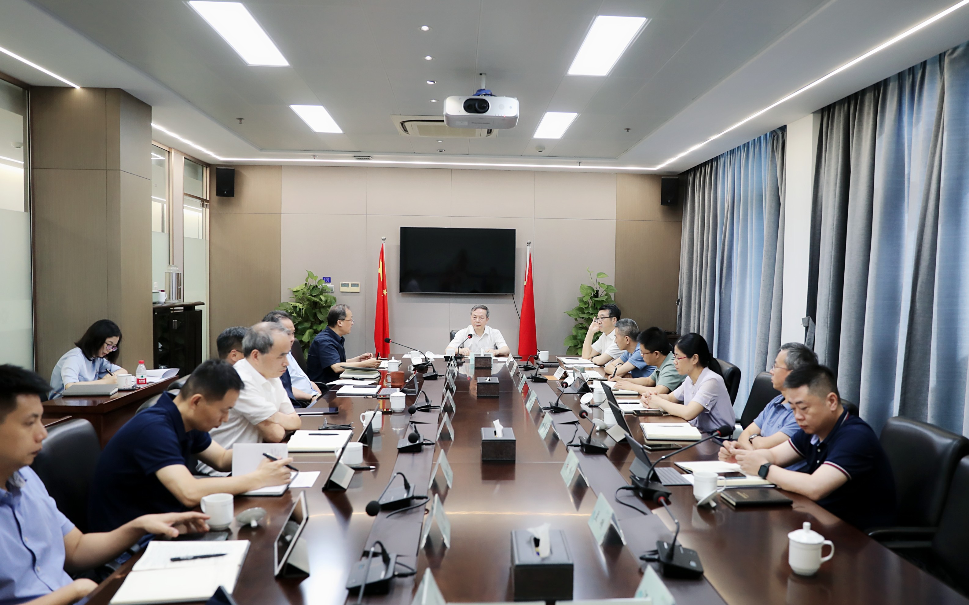 省二輕集團黨委認真學(xué)習(xí)董貴波主任調(diào)研講話精神研究貫徹落實意見