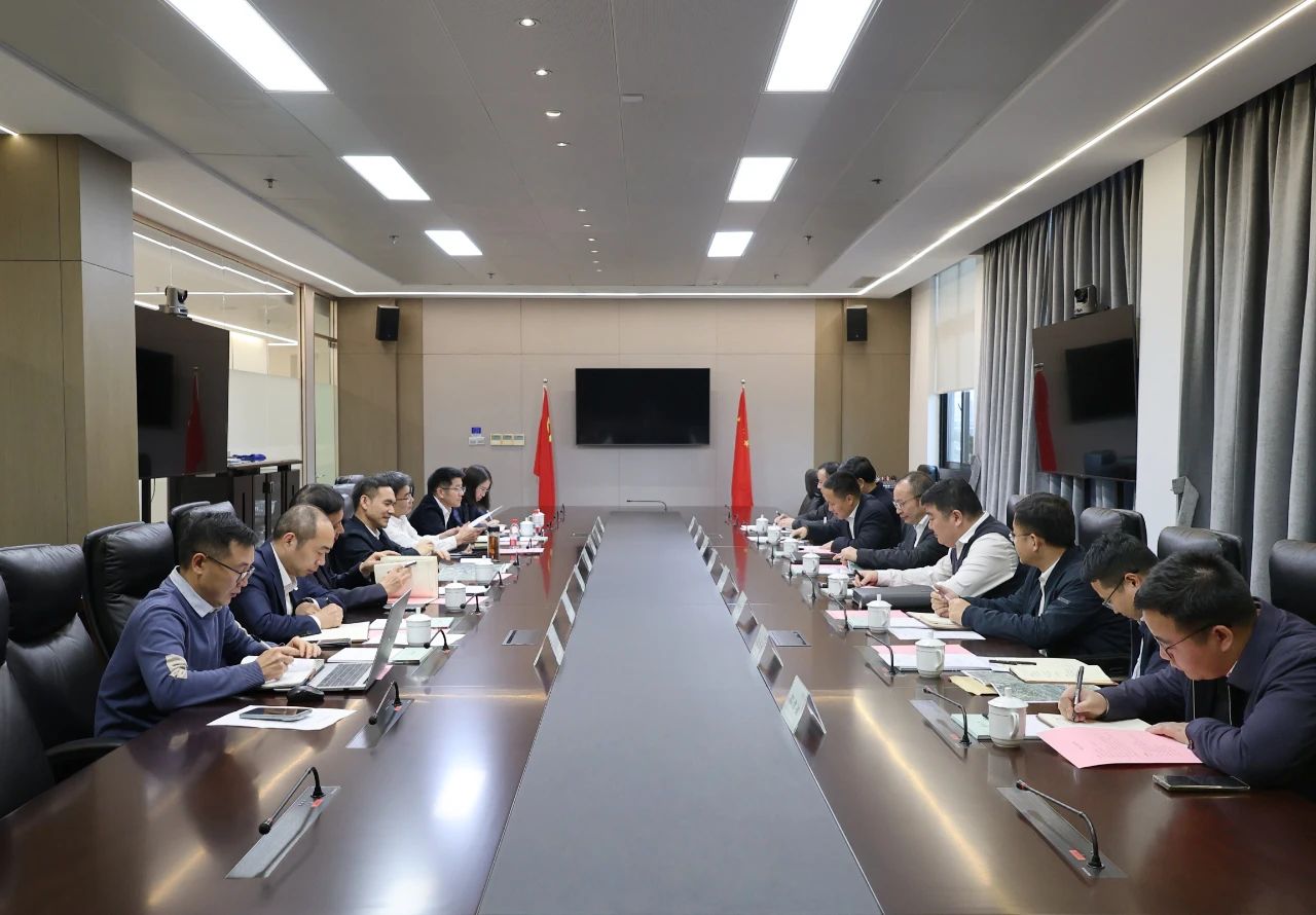 湖州市人大常委會副主任、吳興區(qū)委書記趙如浪一行到訪省二輕集團(tuán)